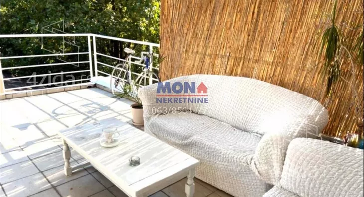 Šestosoban stan | 4zida