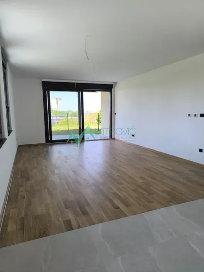 Sremska Kamenica | 4zida.rs