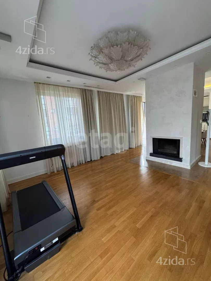 Šestosoban stan | 4zida