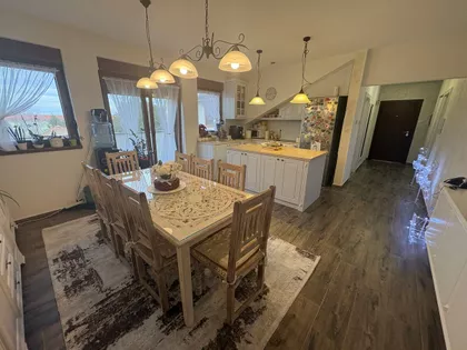 Mala Amerika | 4zida.rs