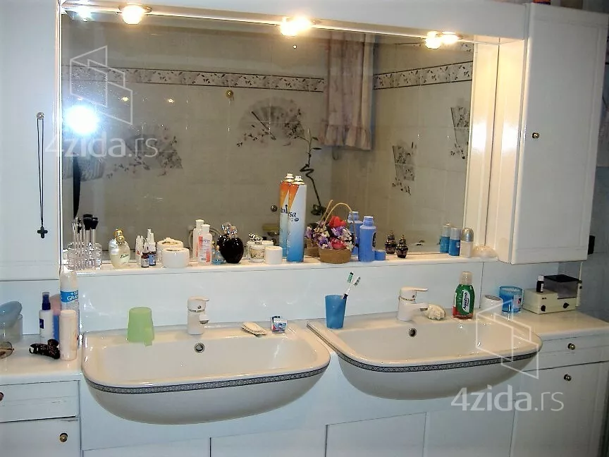 4-etažna kuća | 4zida