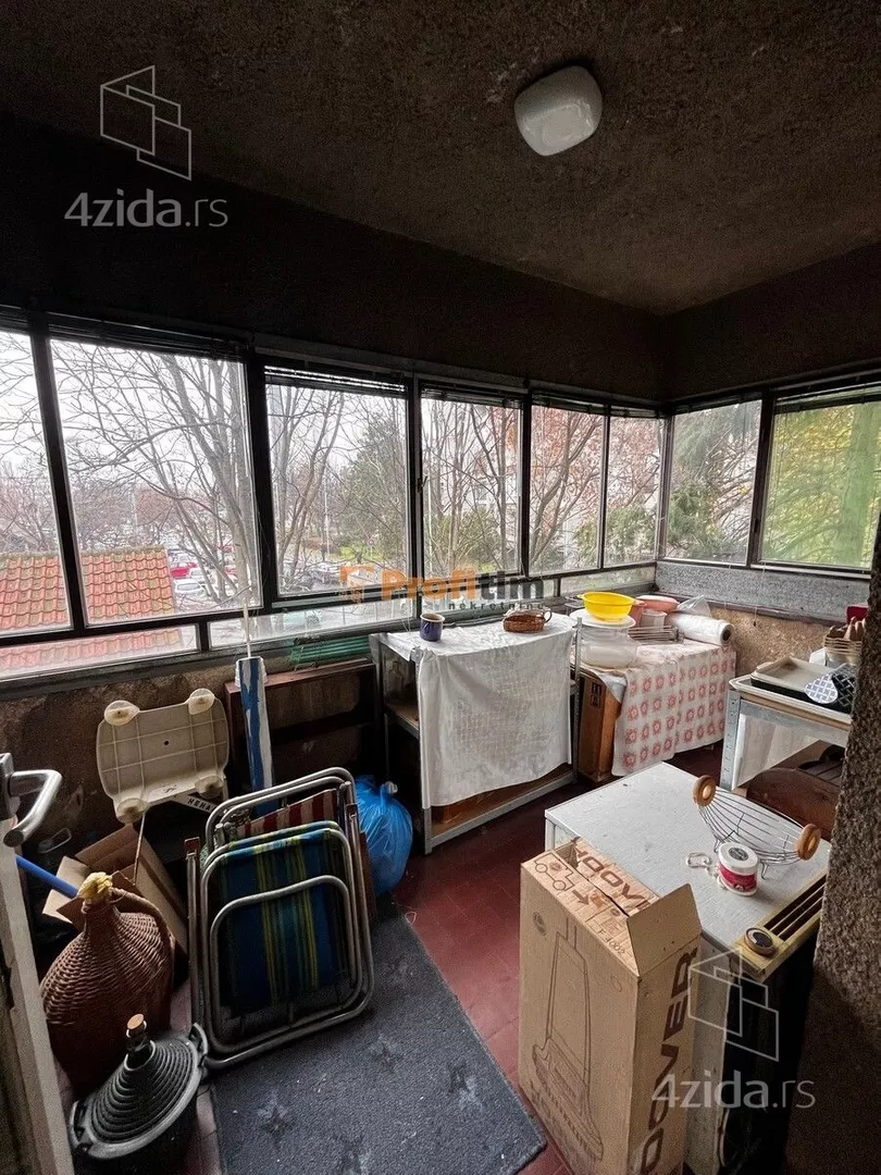 Troiposoban stan | 4zida