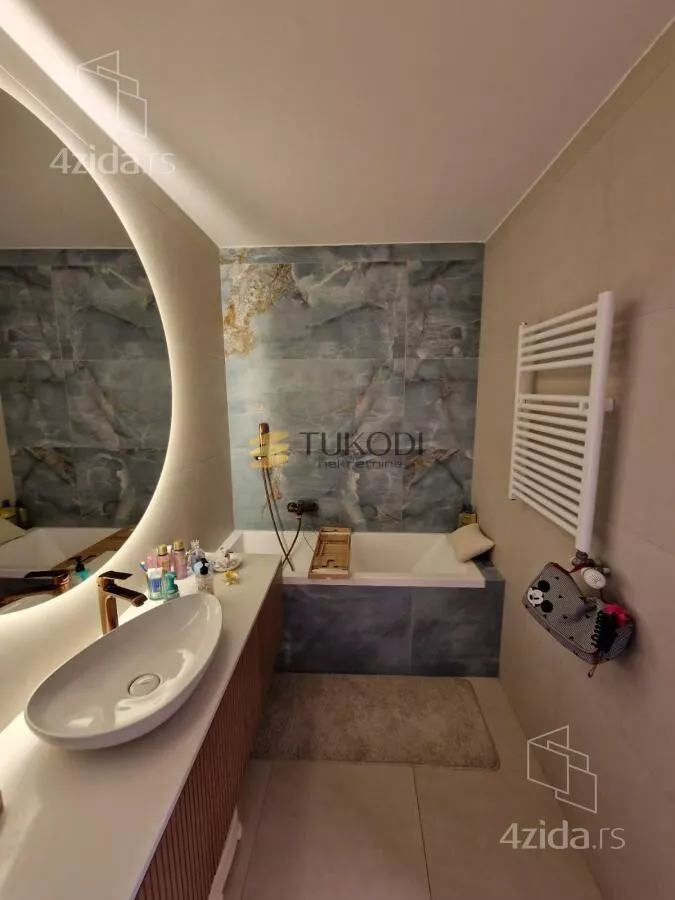 Petosoban stan | 4zida