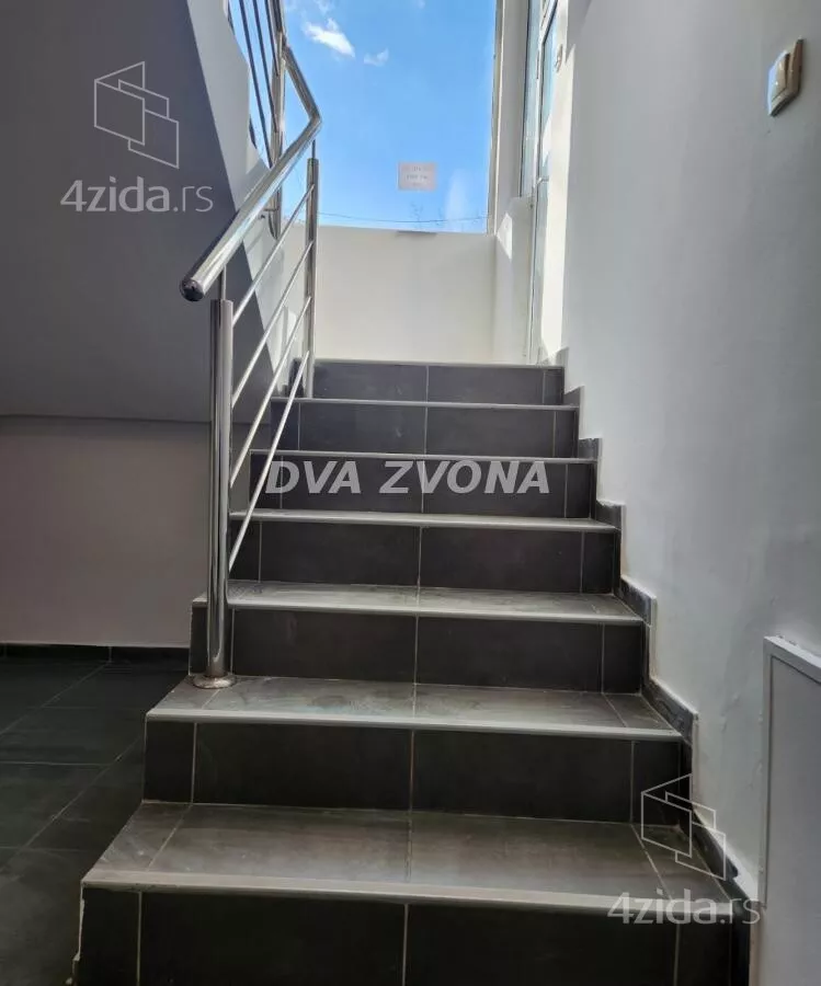 Lokal | 4zida