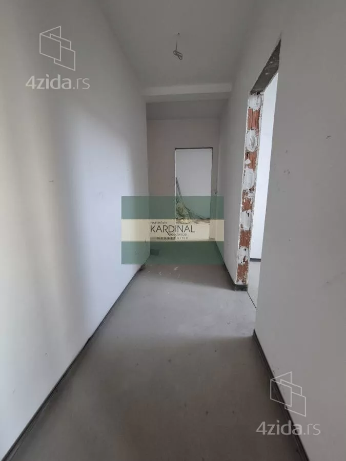 Šestosoban stan | 4zida