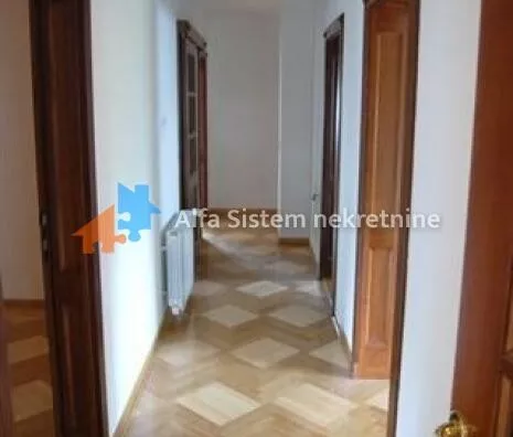 Šestosoban stan | 4zida