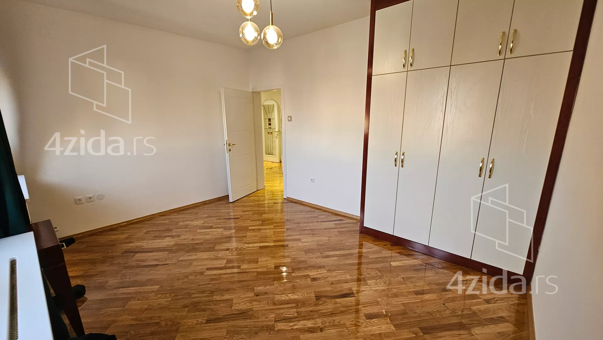 Petosoban stan | 4zida