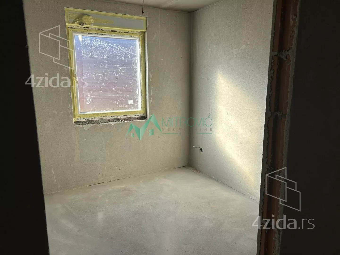 Troiposoban stan | 4zida