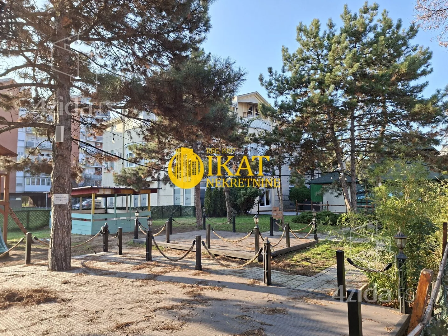 Poslovni prostor | 4zida