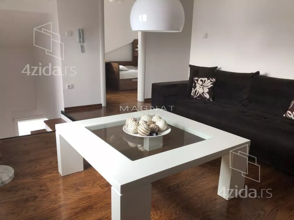 Četvoroiposoban stan | 4zida