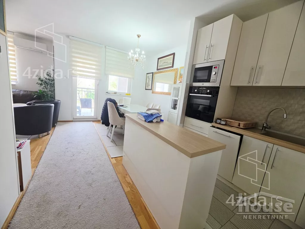 Troiposoban stan | 4zida