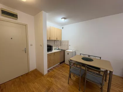 Žanova 5 | 4zida.rs