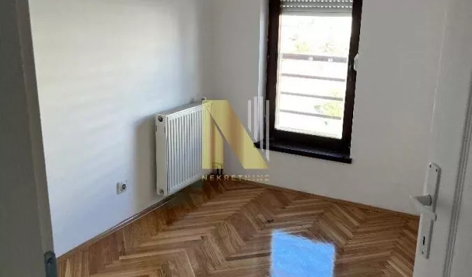 Četvoroiposoban stan | 4zida