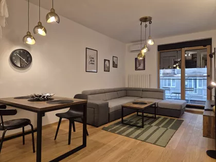 Vukov Spomenik | 4zida.rs