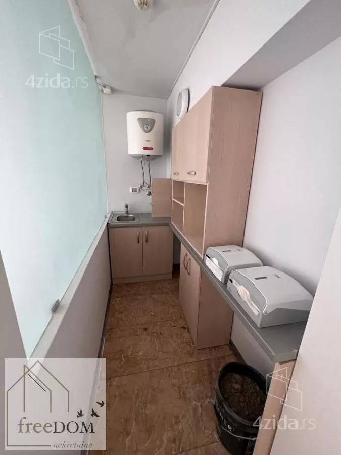 Poslovni prostor | 4zida