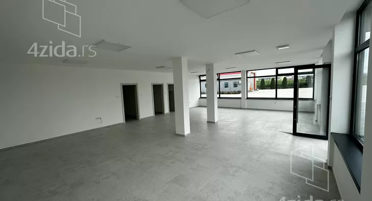 Poslovna zgrada | 4zida