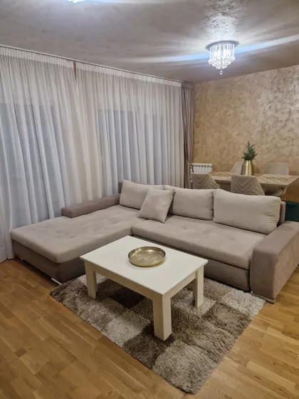 Stari Banovci | 4zida.rs