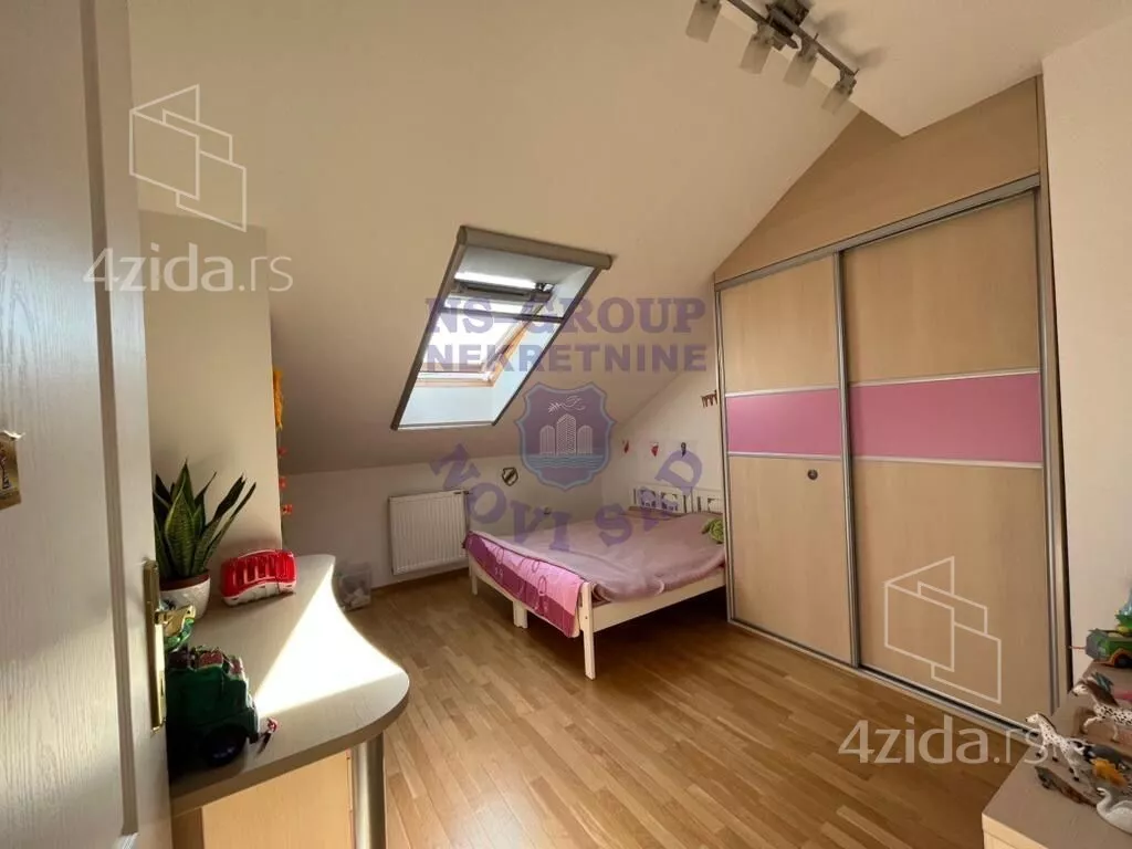 Četvoroiposoban stan | 4zida