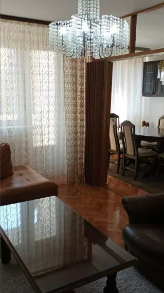 Dom Zdravlja | 4zida.rs