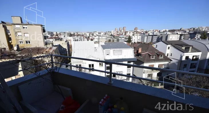 Četvoroiposoban stan | 4zida