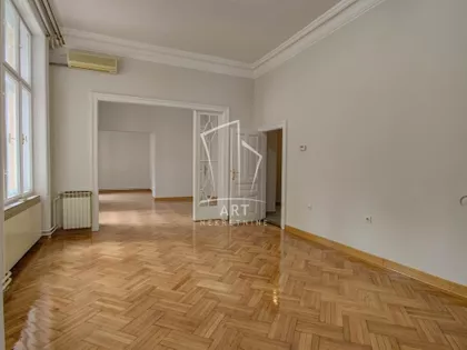 Cara Uroša | 4zida.rs