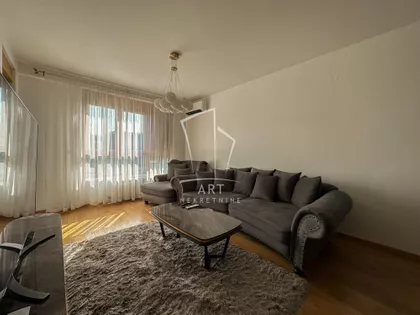 Tadije Sondermajera | 4zida.rs