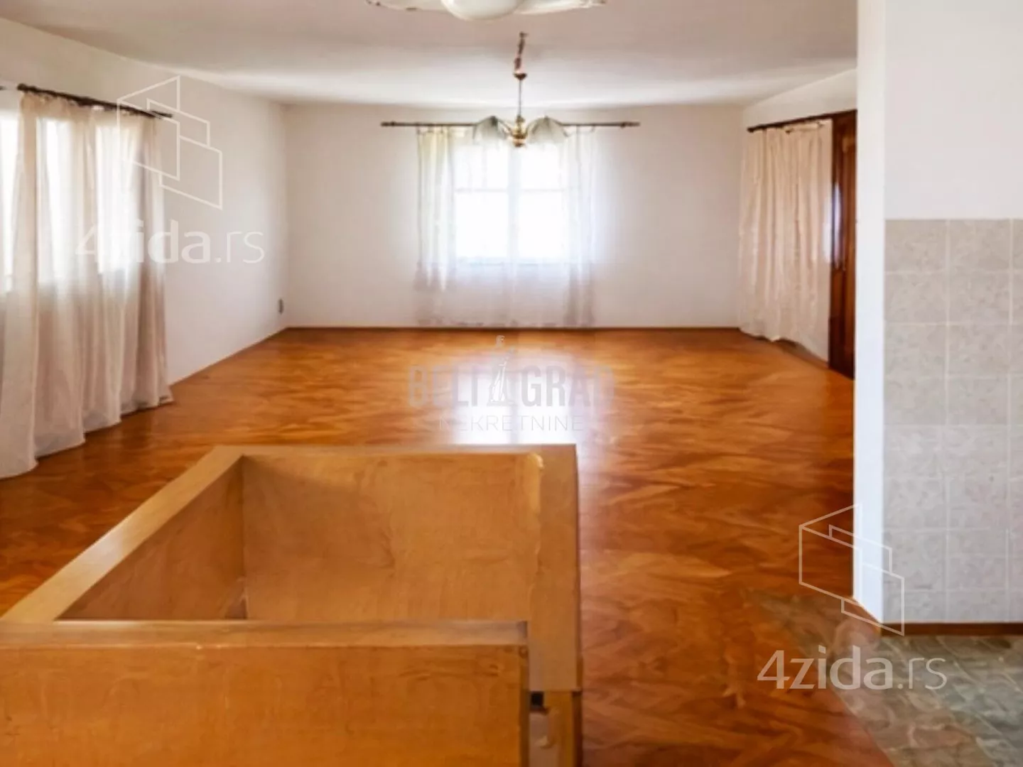 Četvoroiposoban stan | 4zida