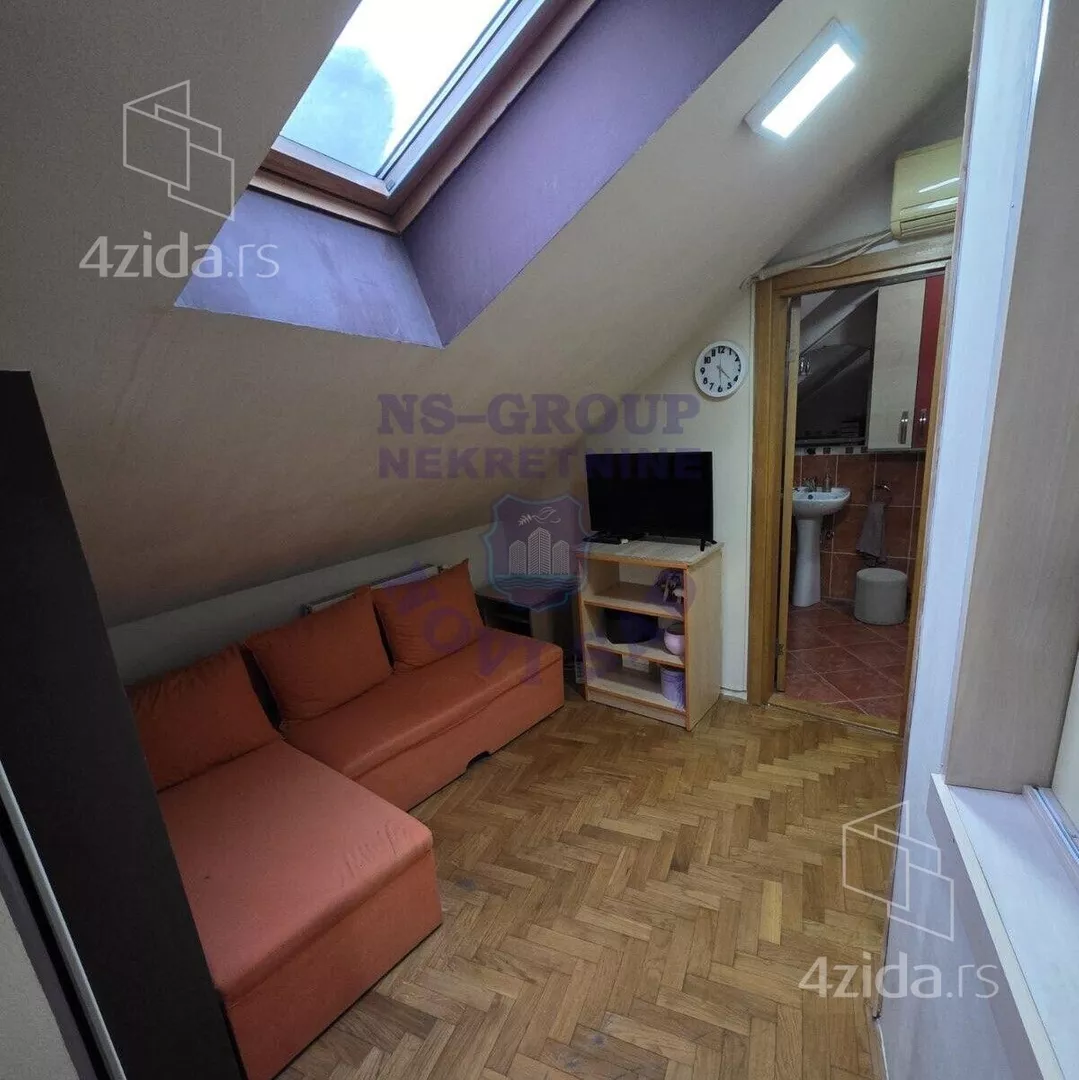 Šestosoban stan | 4zida