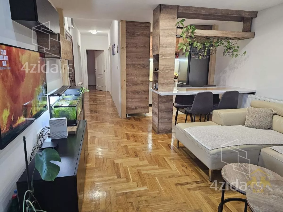 Četvorosoban stan | 4zida
