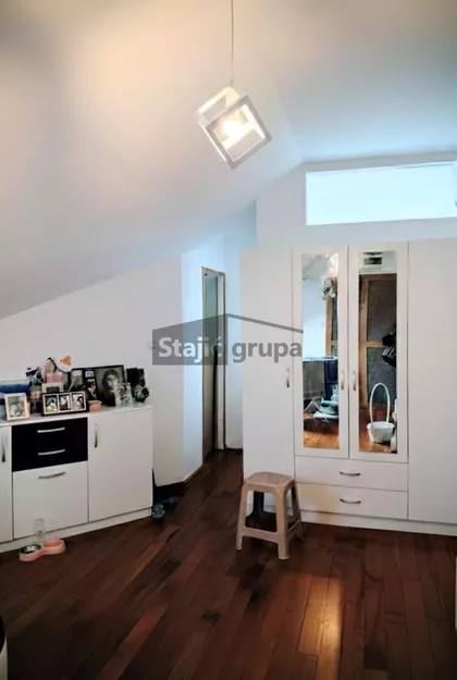 Cara Dušana | 4zida.rs