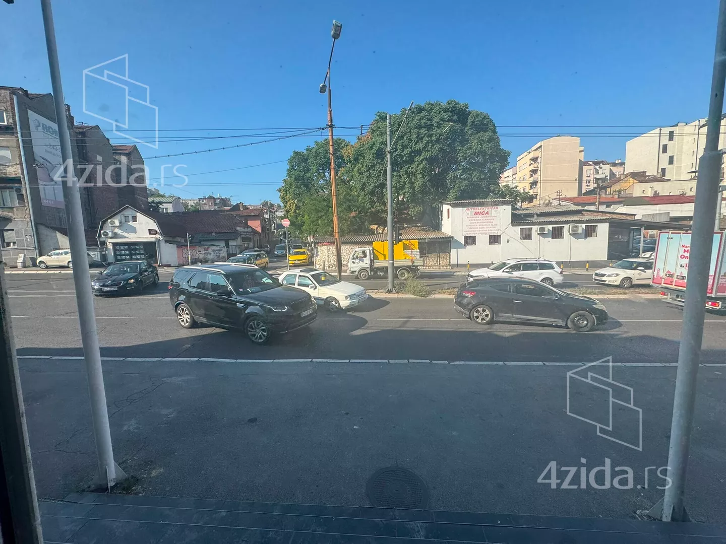 Lokal | 4zida