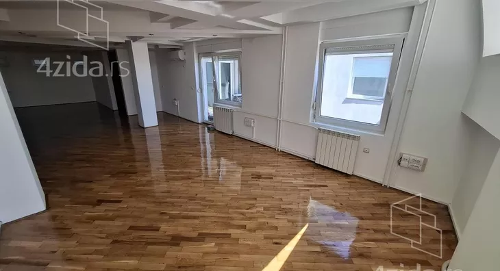 Šestosoban stan | 4zida