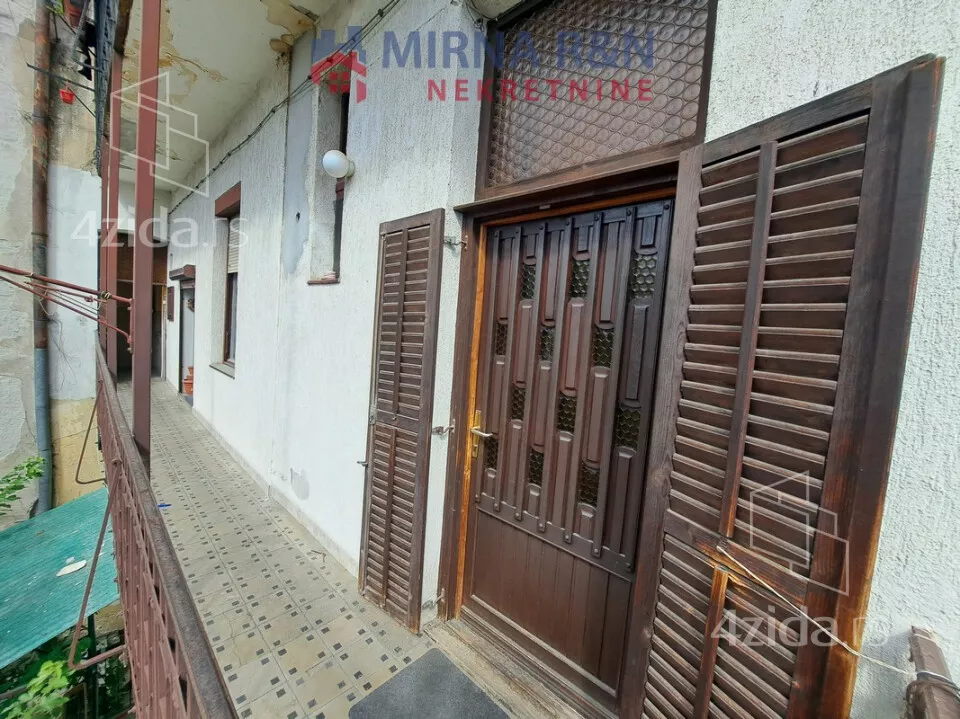 Petoiposoban stan | 4zida