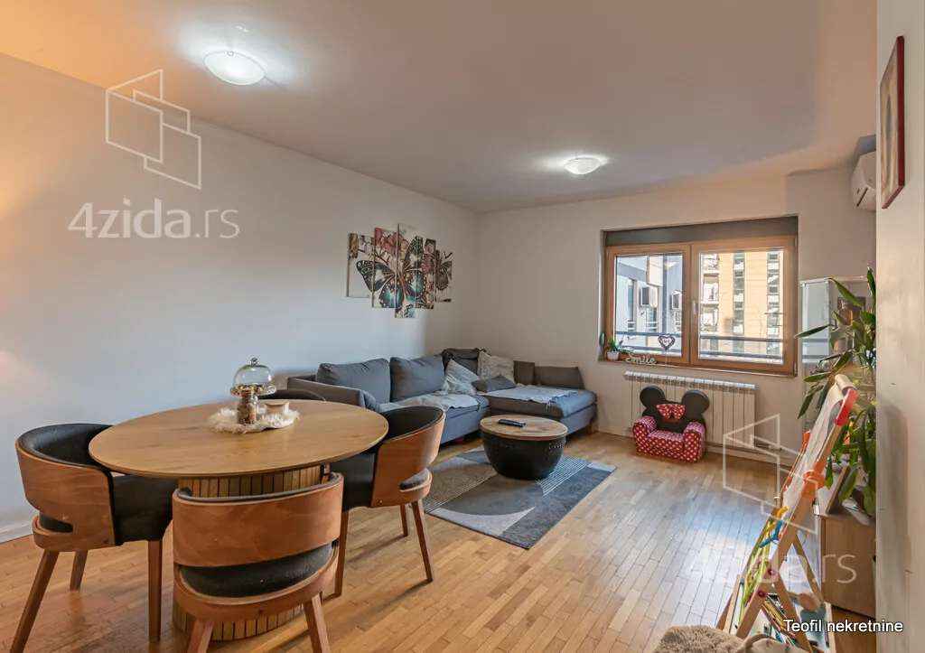 Troiposoban stan | 4zida