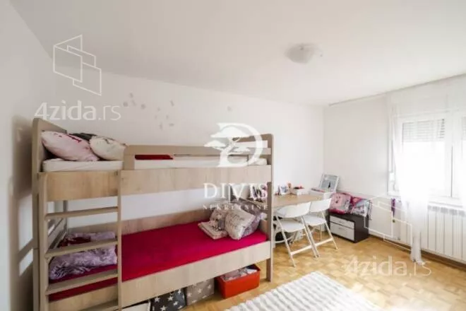 Četvoroiposoban stan | 4zida