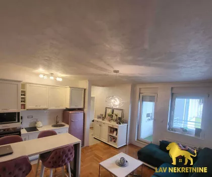 SOMBORSKA | 4zida.rs