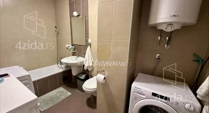 Troiposoban stan | 4zida