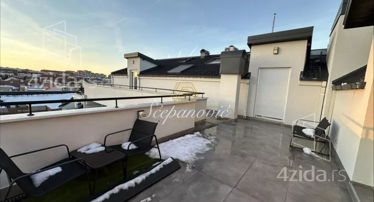 Petosoban stan | 4zida