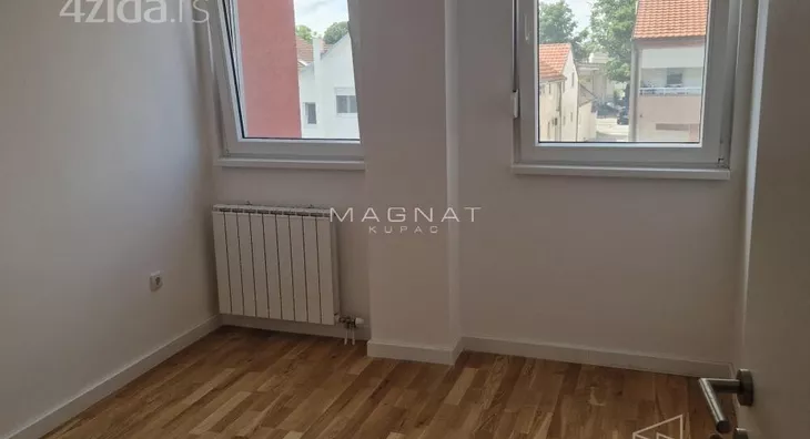 Šestosoban stan | 4zida