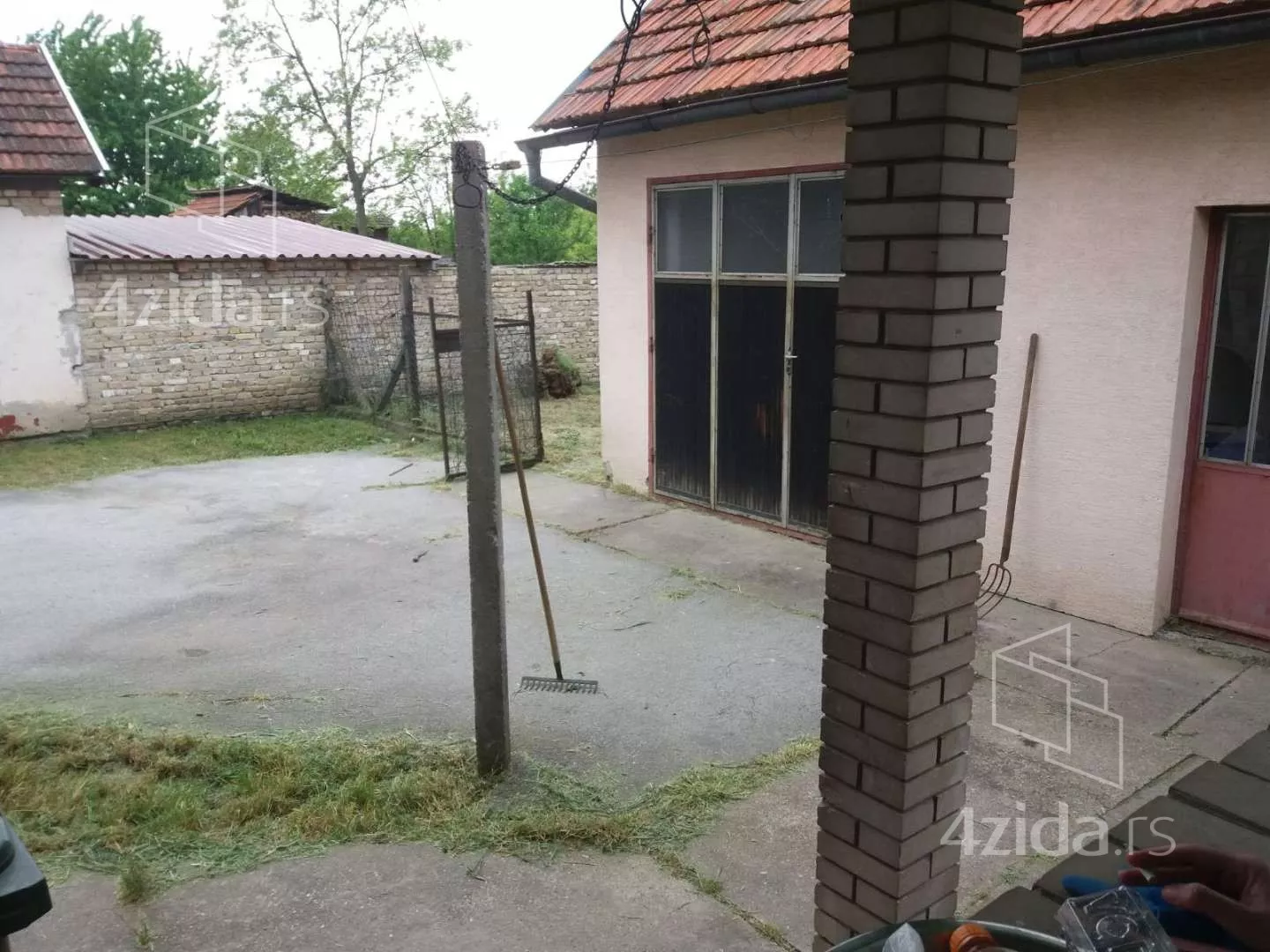 Petosoban stan | 4zida