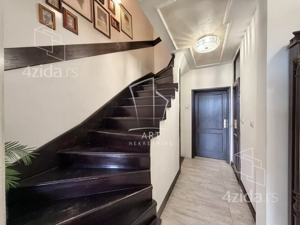 3-etažna kuća | 4zida