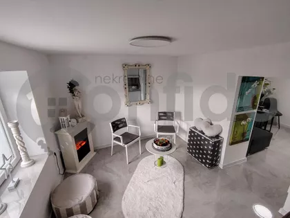 Mirka Laćarca | 4zida.rs