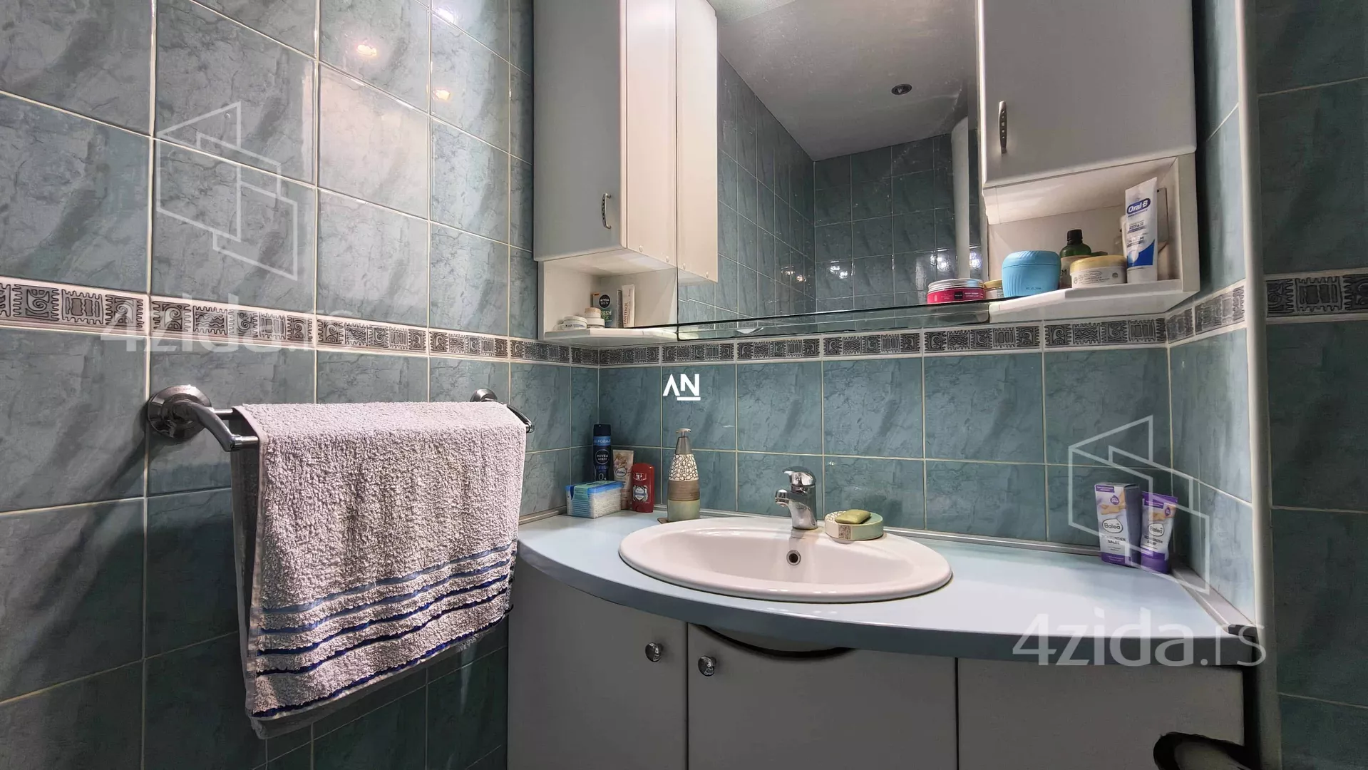 Šestosoban stan | 4zida