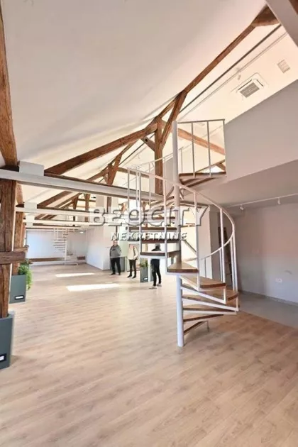 Petrovaradinsko Podgrađe - Gradić | 4zida.rs