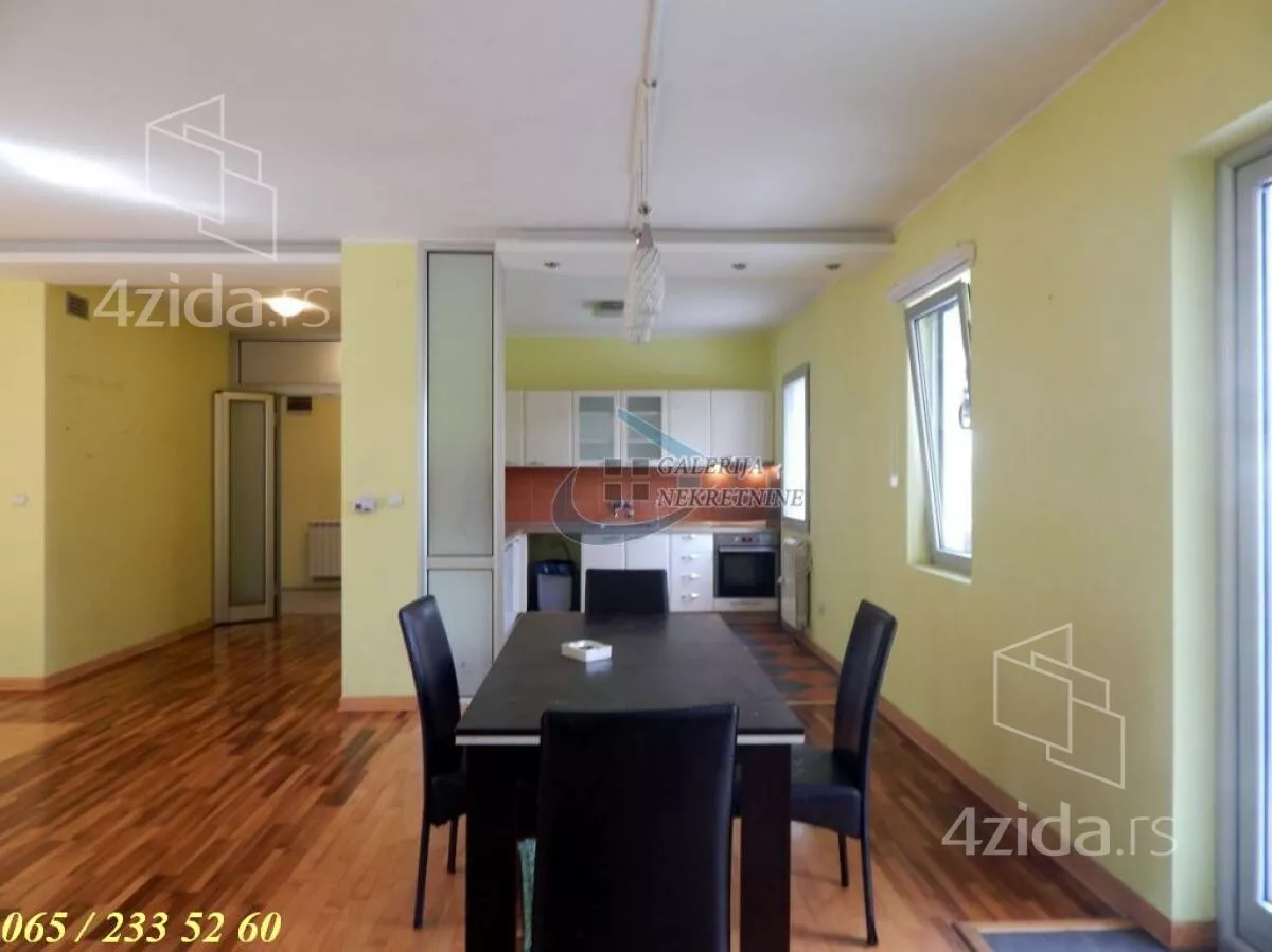 Četvorosoban stan | 4zida