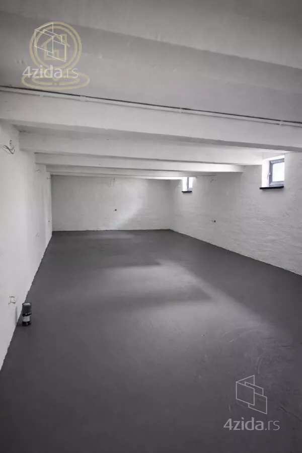 Poslovni prostor | 4zida