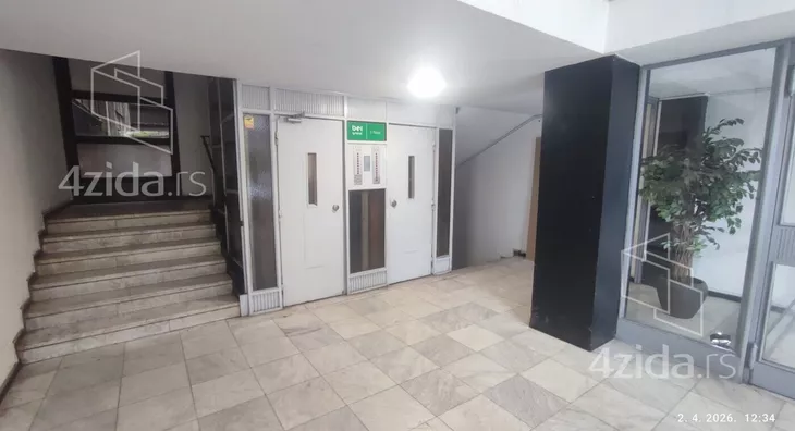 Četvoroiposoban stan | 4zida