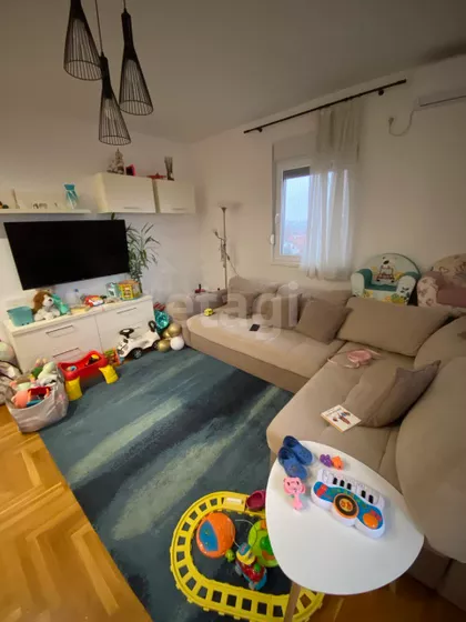 Univerzijade | 4zida.rs