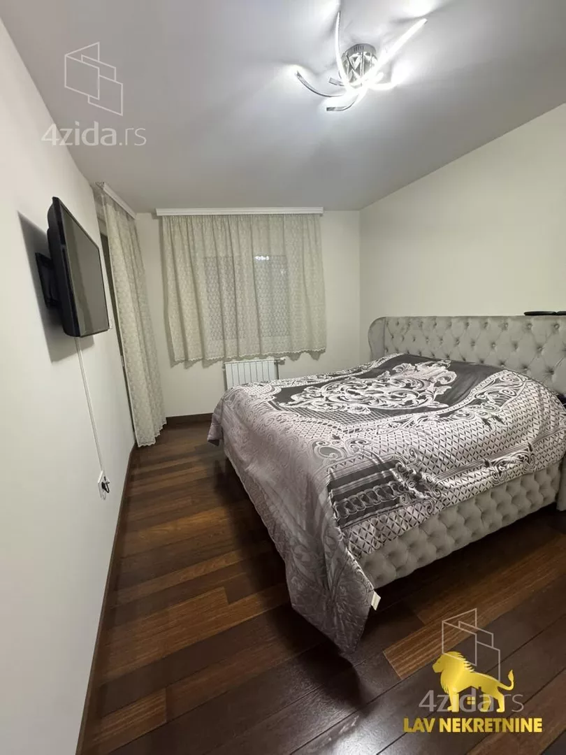 Troiposoban stan | 4zida