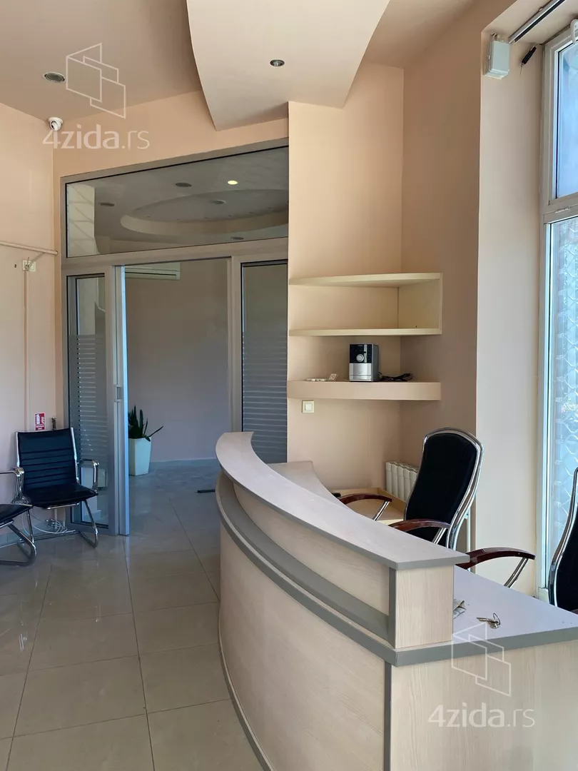 Lokal | 4zida